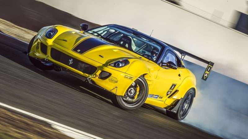 Автомобиль с двигателем от мотоцикла для дрифта: безумная идея или гениальное решение?