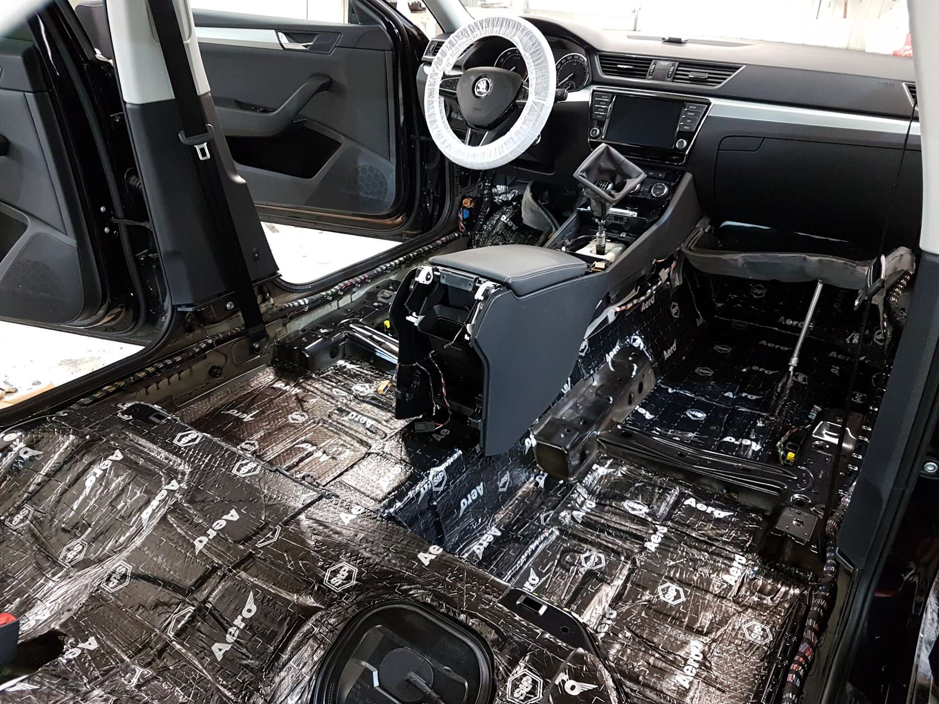 Виброизоляция для салона автомобиля