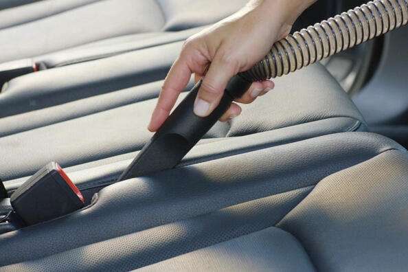 КАК ПРАВИЛЬНО ПЫЛЕСОСИТЬ САЛОН АВТОМОБИЛЯ: СЕКРЕТЫ ЧИСТОТЫ И УЮТА