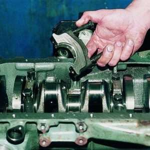 Разбор двигателя автомобиля