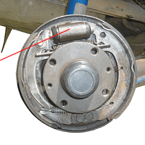 Ремонт задних тормозов автомобиля: признаки, этапы и особенности