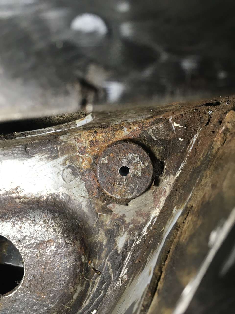 Ремонт мест креплений задней балки к кузову на автомобилях ВАЗ 2108