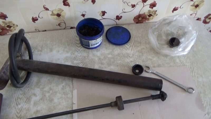 Ремонт ручного насоса для накачки шин автомобиля