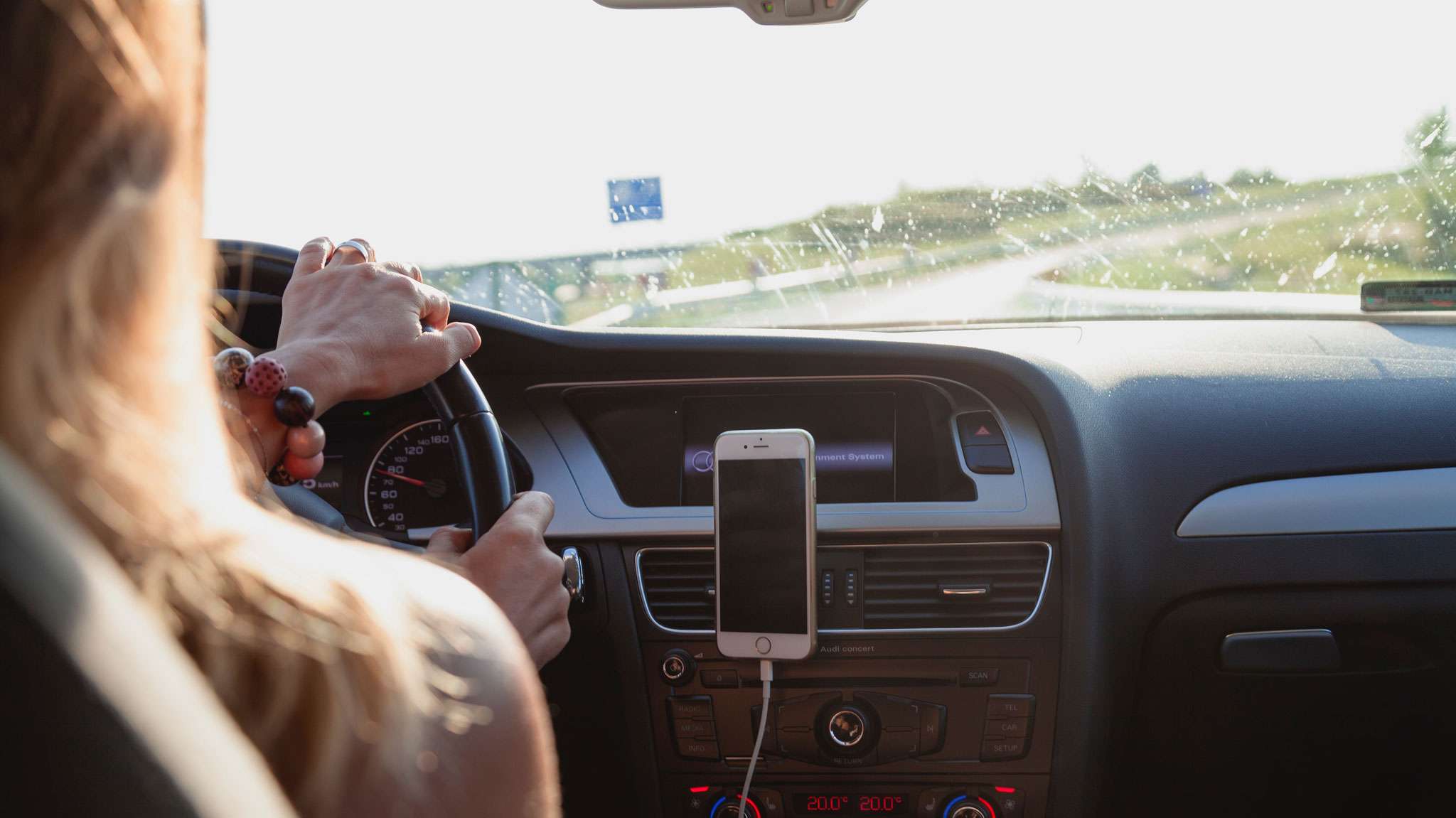 Салоны автомобилей в Первоуральске: превратите свой автомобиль в шедевр