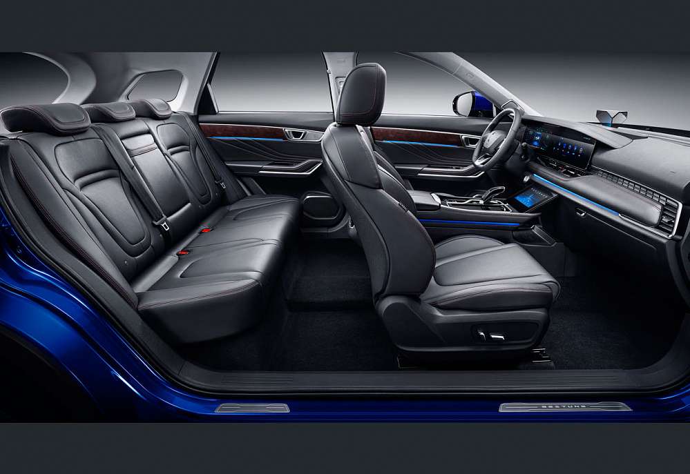 Современный салон автомобиля: Комфорт, безопасность и функциональность