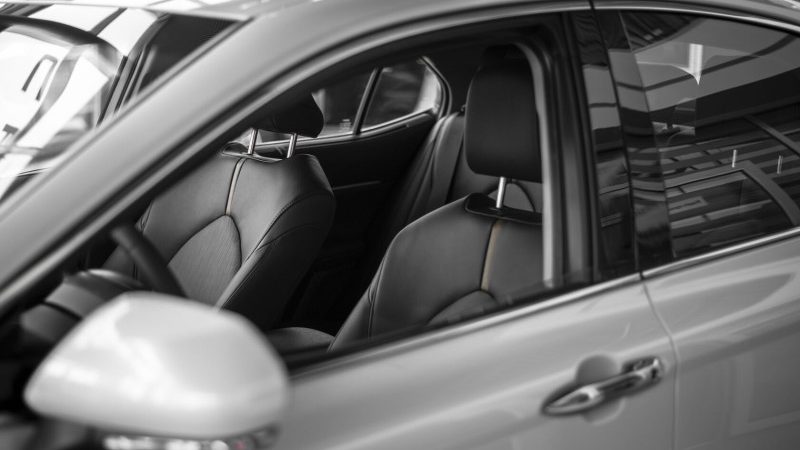 Дверные ручки для салона автомобиля: комфорт, стиль и безопасность